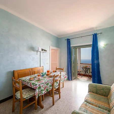 Regina House * Furore